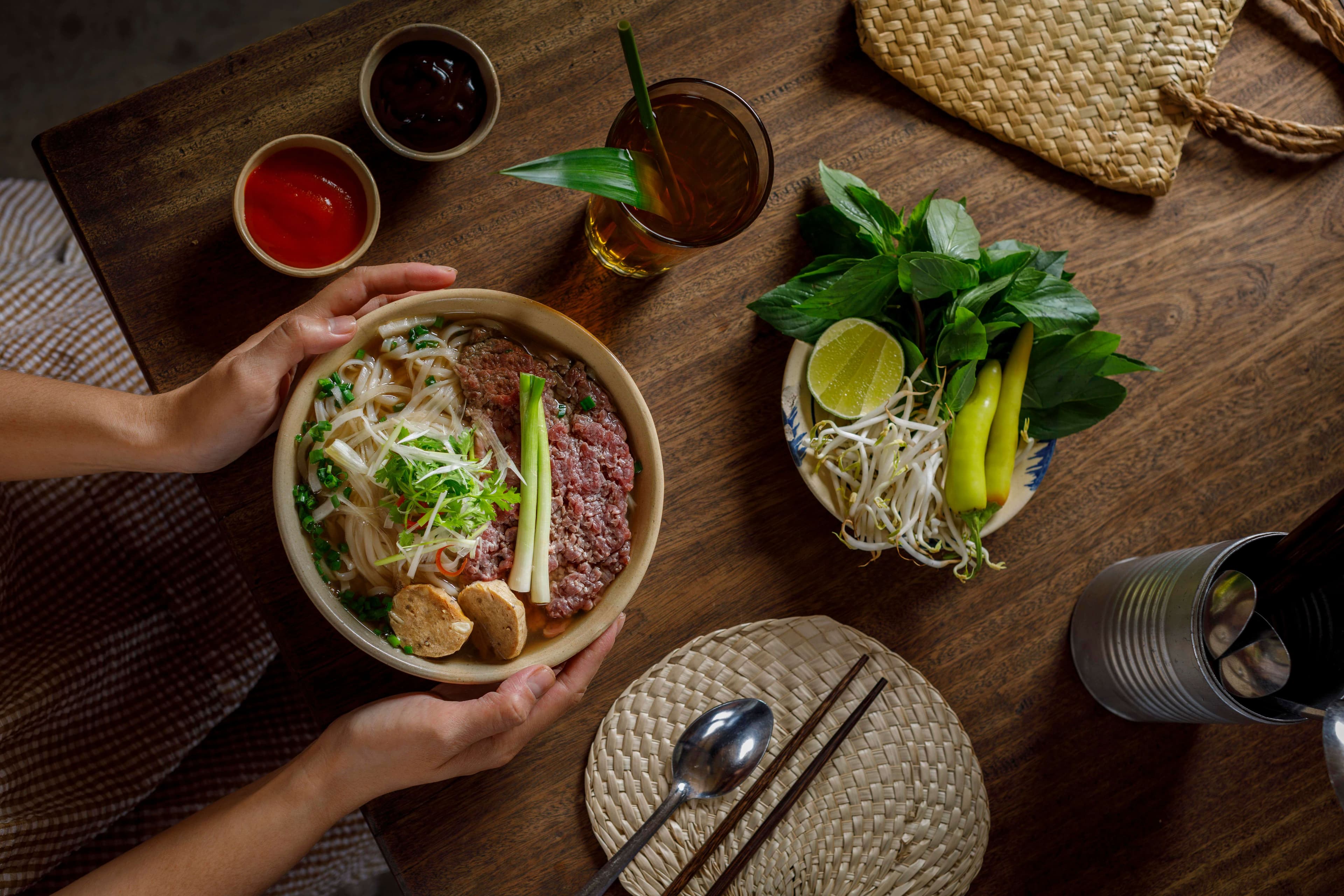 Bao Tiêu & Phân Phối Chuỗi